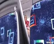 Молоденкая арабка первыиы раз делает минет и трахается в машине